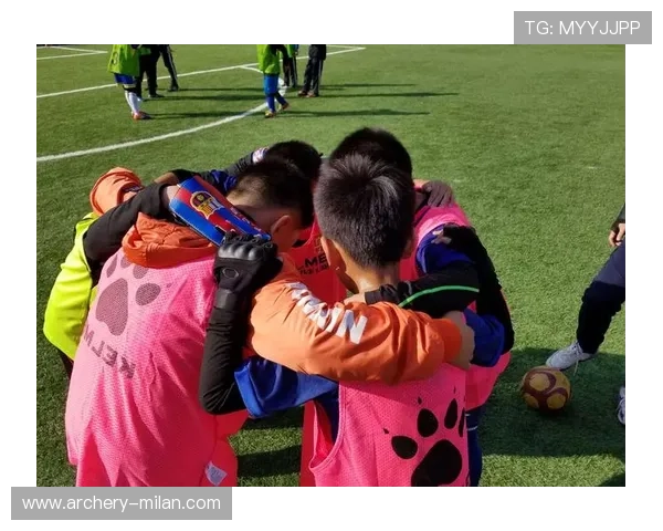 足球球场聚焦巨星闪耀激情绿茵追逐梦想燃动青春 足球球场聚焦巨星闪耀激情绿茵追逐梦想燃动青春