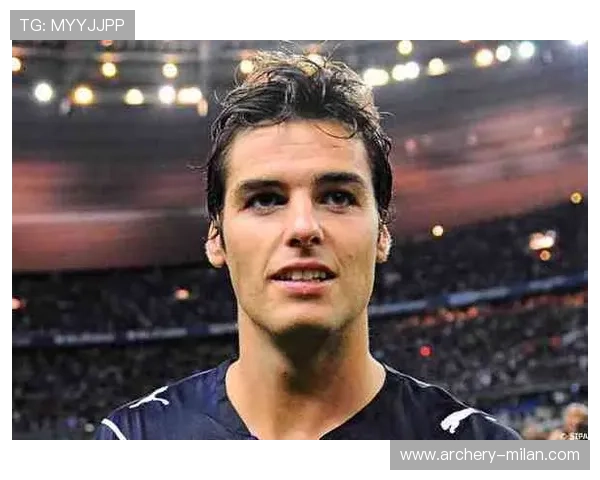 足球颜值天王排名第一的明星，他的外貌和球技引爆全球粉丝热潮